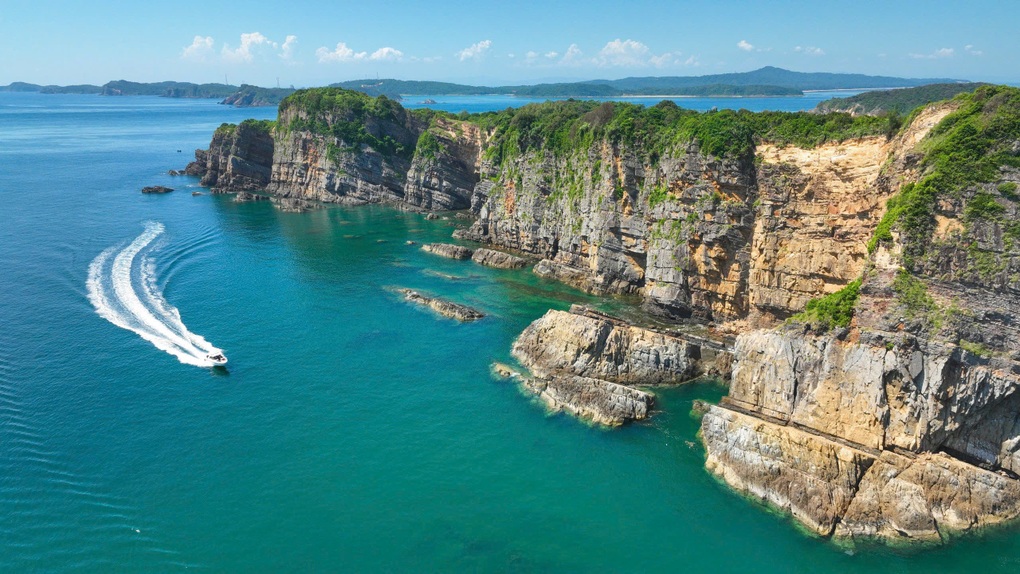 ដោយលួចលាក់យកគ្រួស ១៤គីឡូក្រាម នៅកូតូ អតិថិជនមិននឹកស្មានដល់ ប្រគល់ពួកគេមកវិញជិត ១០ឆ្នាំ - 4 Từng lén lấy 14kg đá cuội ở Cô Tô, khách bất ngờ gửi trả lại sau gần 10 năm - 4