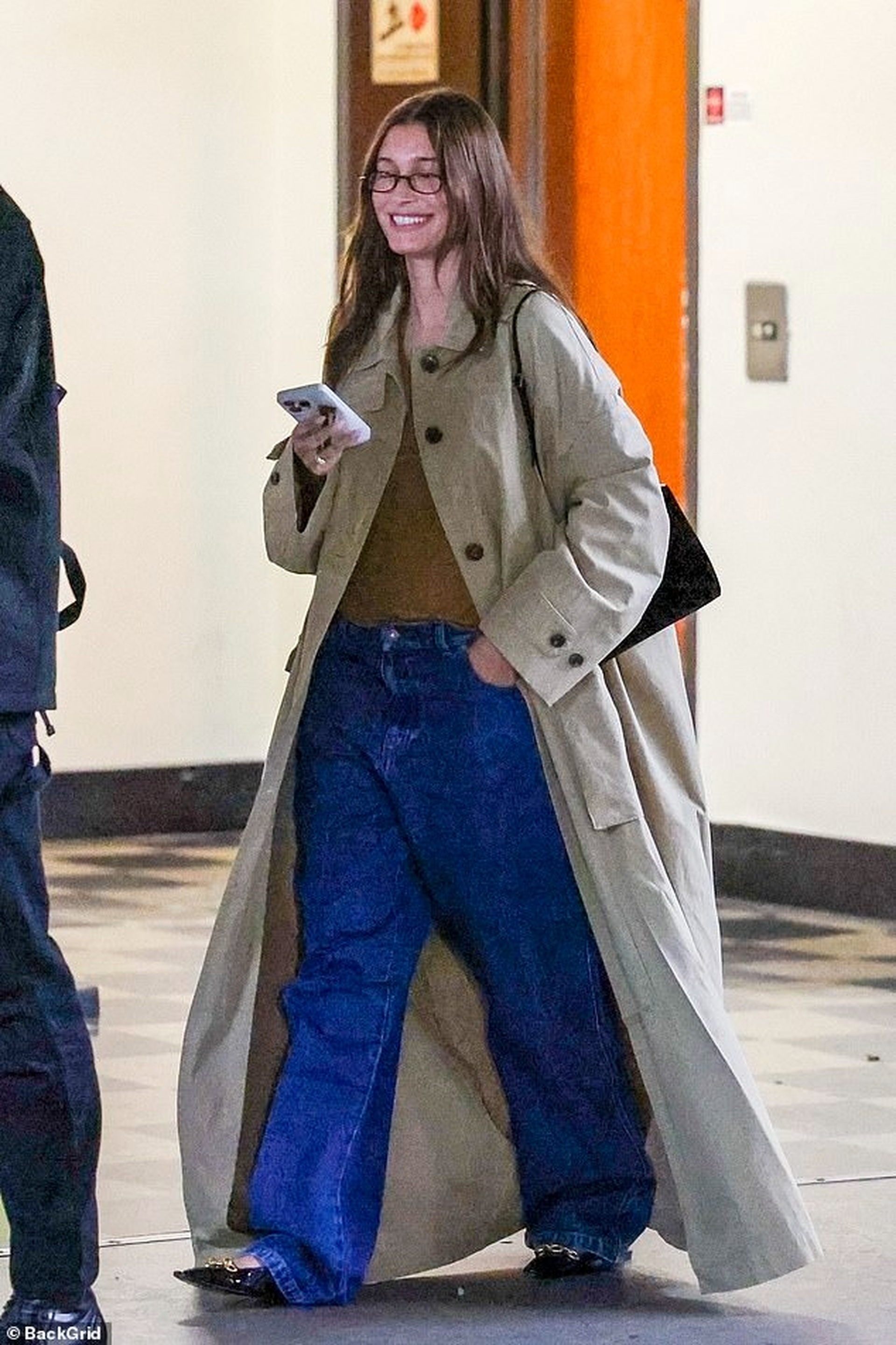 Thời trang bầu vừa sành điệu, vừa gợi cảm của Hailey Bieber - 12 Thời trang bầu vừa sành điệu, vừa gợi cảm của Hailey Bieber - 12