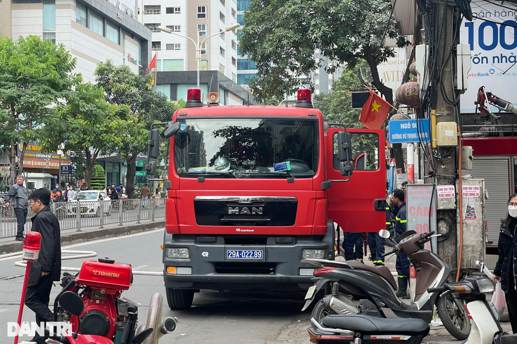 Hà Nội: Cháy nhà do đun bếp củi ở tầng 5 - 6 Hà Nội: Cháy nhà do đun bếp củi ở tầng 5 - 6