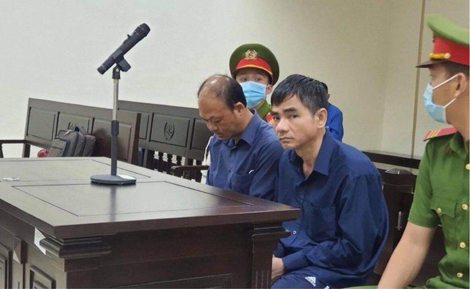 Cựu lãnh đạo sở nhận phong bì để tiếp tay nhập lậu phế liệu - 1 Cựu lãnh đạo sở nhận phong bì để tiếp tay nhập lậu phế liệu - 1
