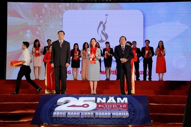 Bim Group – Syrena Việt Nam vinh dự nhận giải thưởng thương hiệu mạnh Việt Nam 2015