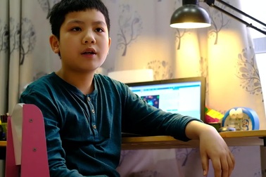 Cậu bé lớp 5 sáng tạo game "đánh bay Covid"