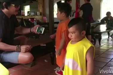 Ku Tin tập bài nhảy Vũ điệu cồng chiêng