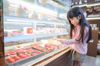 "Cà phê yêu nước" rực đỏ khắp Hà Nội, bán cả trăm cốc/ngày - 11