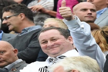 Cuộc đời của tỷ phú “lập dị” giàu nhất nước Anh như thế nào?