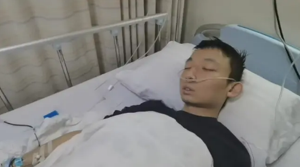 Bị hoán đổi lúc mới sinh, người đàn ông đoàn tụ với gia đình sau 28 năm - 4