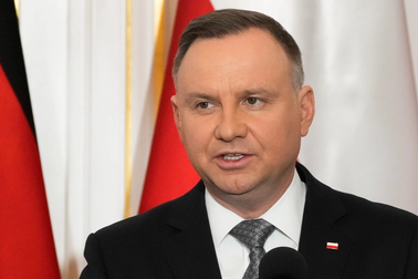 Ba Lan huy động quân đội, họp khẩn cấp vì vật thể lạ từ Ukraine