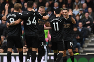Arsenal duy trì khoảng cách 5 điểm với Man City