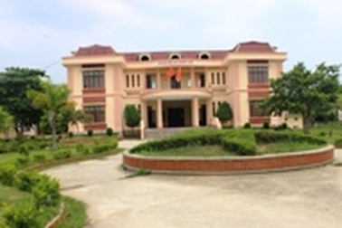 Chủ tịch xã xây nhà trái phép, thu chi bất minh tiền tỷ