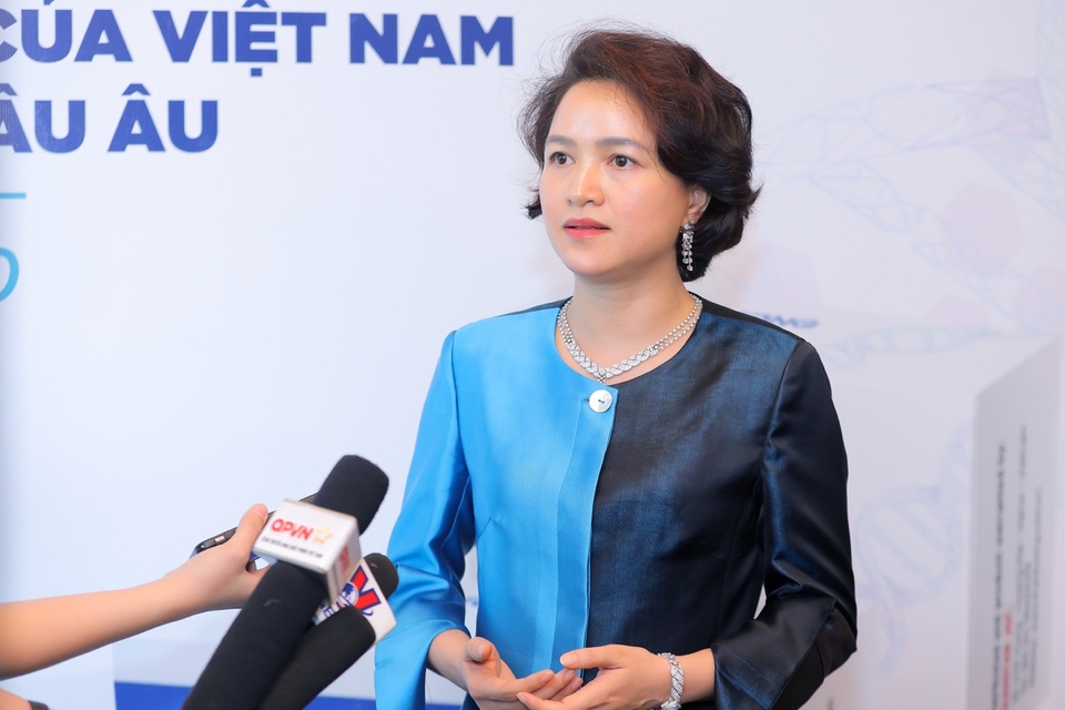 Việt Nam công bố thêm hai bộ kit chẩn đoán Covid-19 đạt chuẩn quốc tế - 2 Việt Nam công bố thêm hai bộ kit chẩn đoán Covid-19 đạt chuẩn quốc tế - 2
