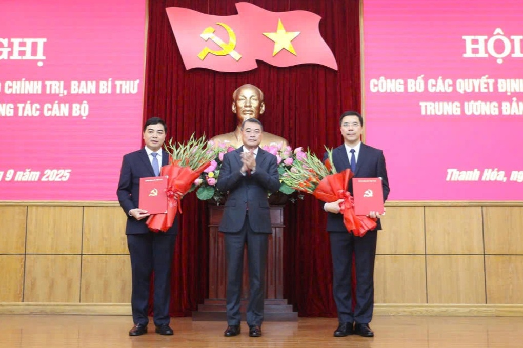 Pan Nguyen Hoai Anh zastává funkci zástupce tajemníka provinčního výboru strany Thanh Hoa - 1 Ông Nguyễn Hoài Anh giữ chức Phó Bí thư Tỉnh ủy Thanh Hóa - 1