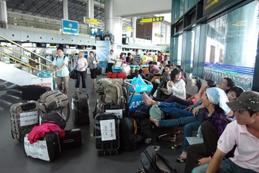3 ngày Tết, khách đến sân bay Nội Bài tăng mạnh