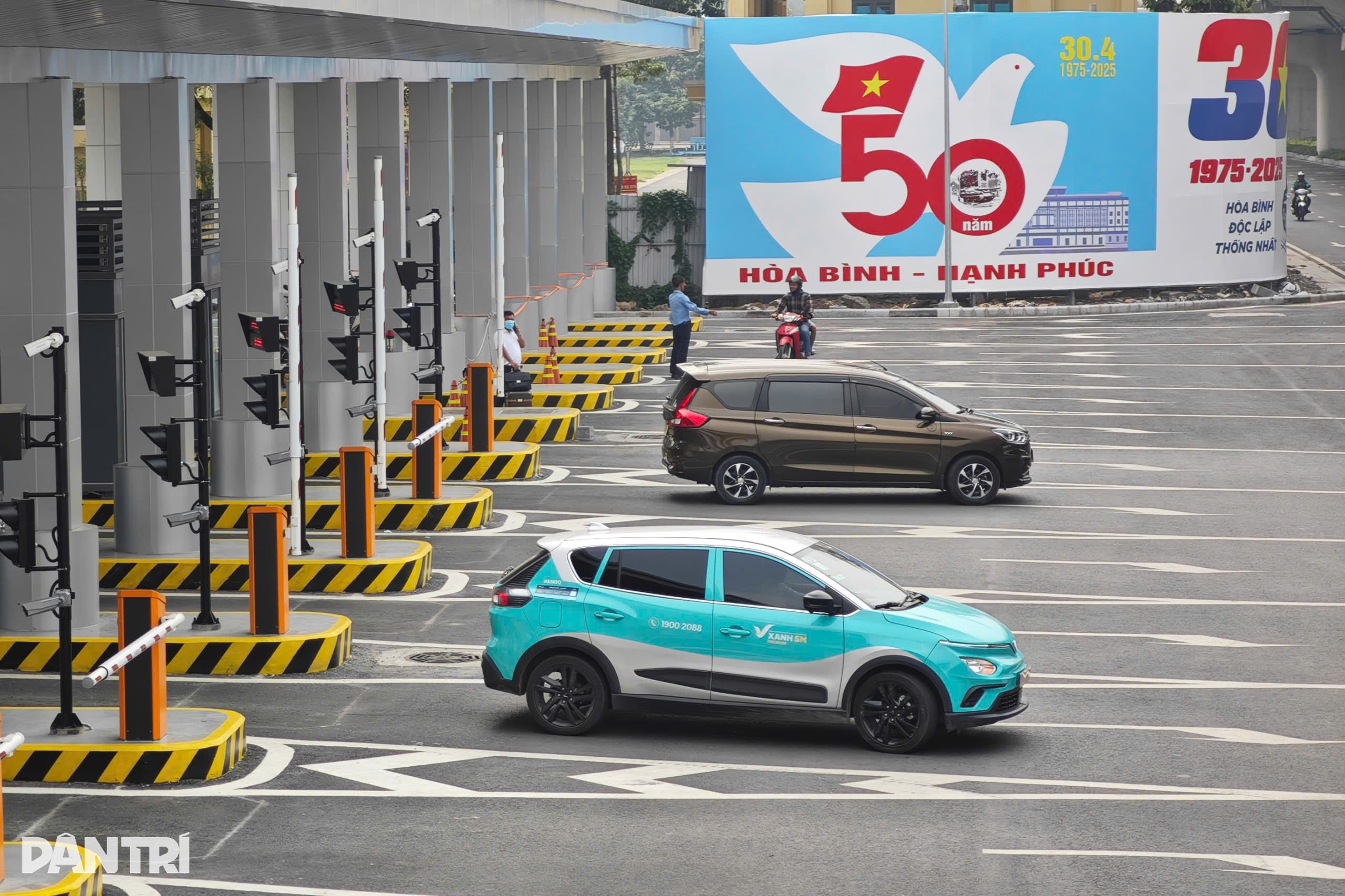 Viễn cảnh shipper chạy xe điện, phân vùng hạn chế xe xăng tại TPHCM - 1