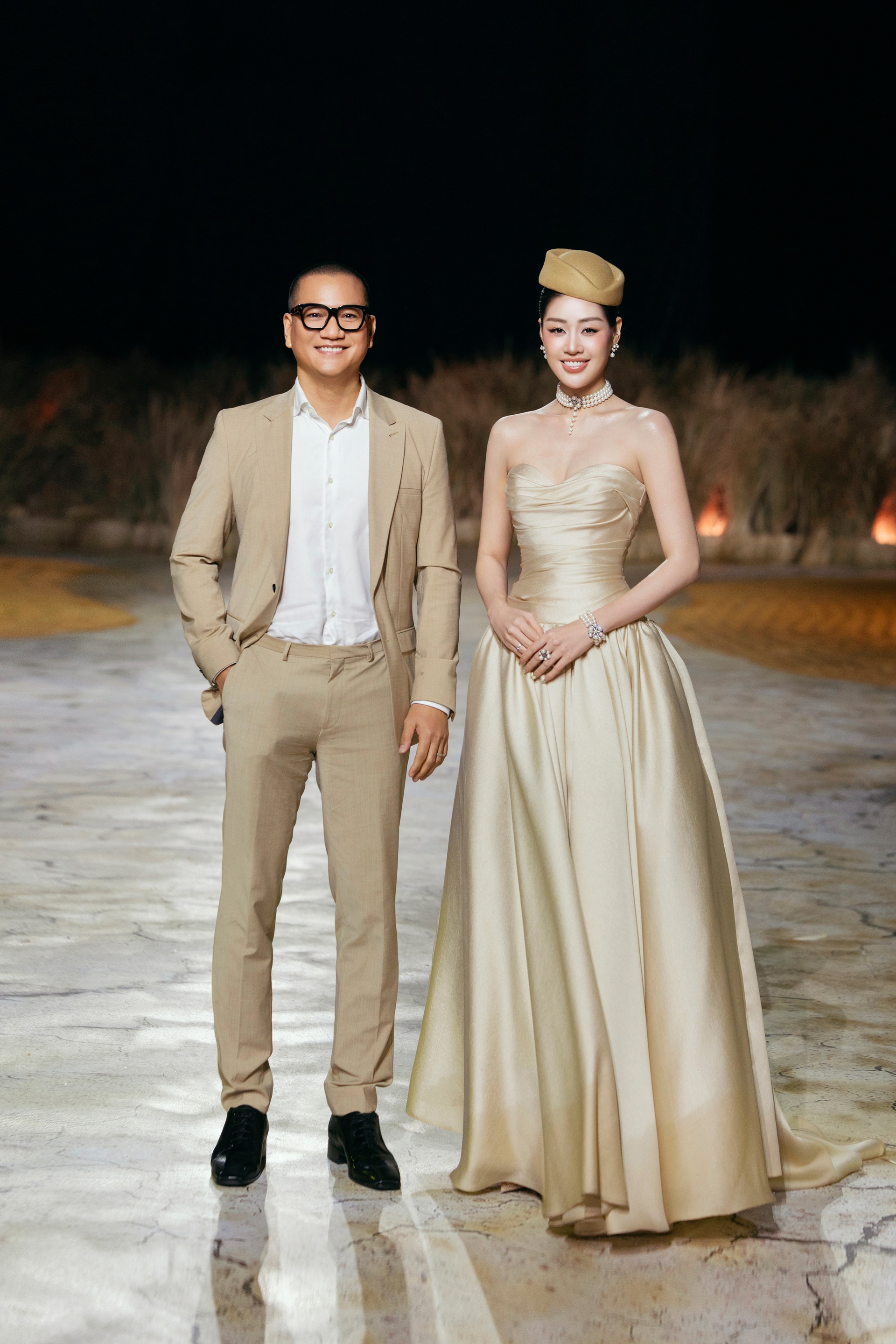 Show thời trang gặp mưa to, chồng Hoa hậu Khánh Vân có hành động gây chú ý - 4 Show thời trang gặp mưa to, chồng Hoa hậu Khánh Vân có hành động gây chú ý - 4