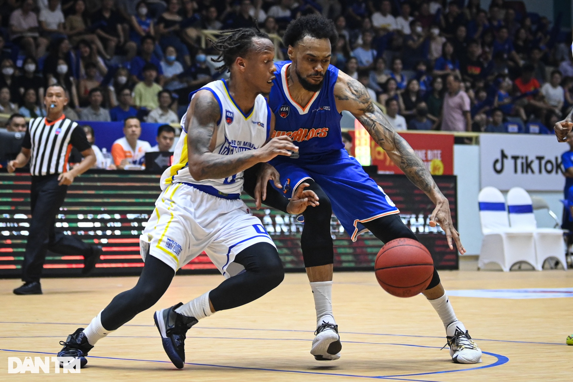 Ngôi sao tuyển bóng rổ Việt Nam thi đấu nhạt nhòa ngày khai mạc VBA 2022 - 7 Ngôi sao tuyển bóng rổ Việt Nam thi đấu nhạt nhòa ngày khai mạc VBA 2022 - 7