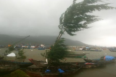 Hộ nghèo được hỗ trợ vốn xây nhà chống bão 