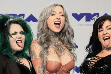 Những thảm họa thời trang tại lễ trao giải VMA