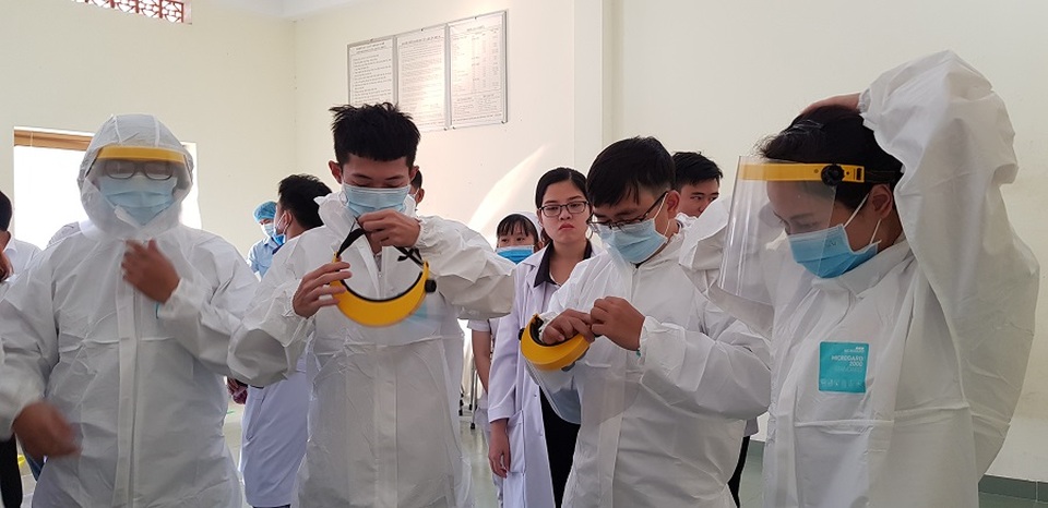 Những người hùng thầm lặng ở tuyến đầu chống Covid-19 - 6 Những người hùng thầm lặng ở tuyến đầu chống Covid-19 - 6