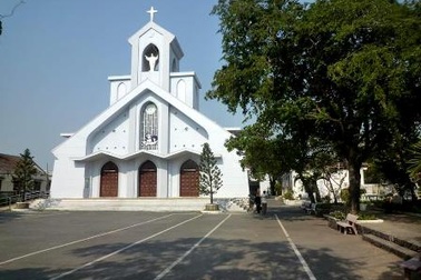Thăm nhà thờ công giáo đầu tiên tại Việt Nam