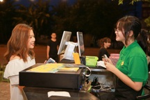 Chán trà sữa, giới trẻ lại đổ xô đi uống trà chanh kiểu mới