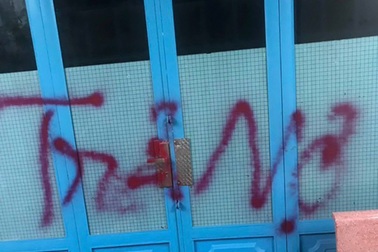 Bắt nhóm cho vay nặng lãi, xịt sơn khủng bố con nợ ở TPHCM