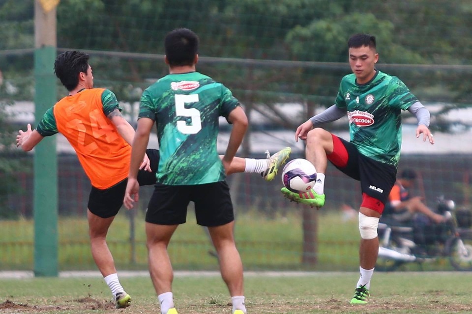 Lee Nguyễn: Tôi hy vọng sẽ vô địch V-League - 7 Lee Nguyễn: Tôi hy vọng sẽ vô địch V-League - 7