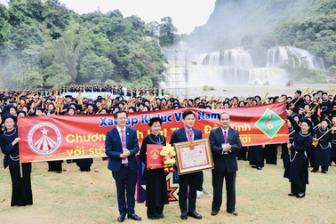 Tôn vinh hát Then, đàn Tính trong Lễ hội thác Bản Giốc