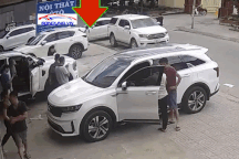 Nghi nữ tài xế nhầm chân ga gây tai nạn liên hoàn