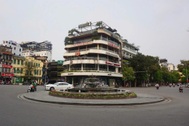 Hà Nội nói gì việc phá bỏ tòa nhà "Hàm cá mập", xây công viên cạnh hồ Gươm?