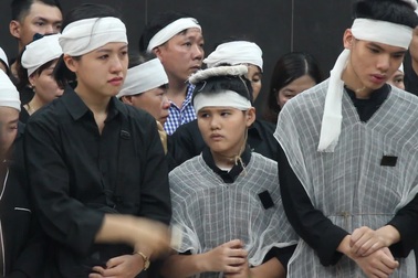 Tang lễ nữ công nhân môi trường bị "ô tô điên" tông tử vong.