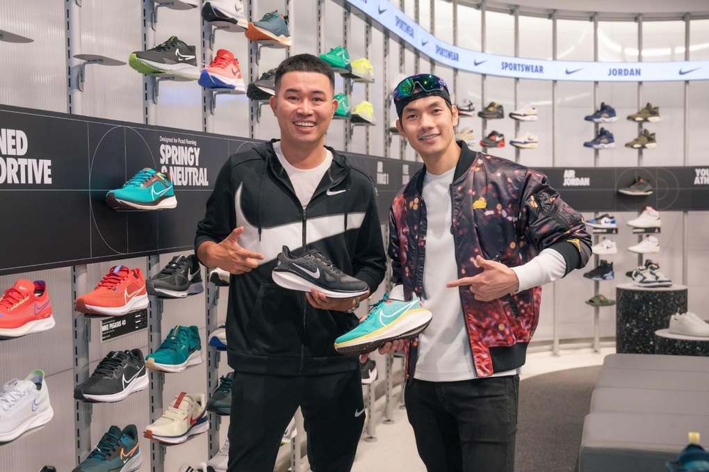 Nike thả khinh khí cầu 3D bay quanh Hà Nội nhân dịp khai trương cửa hàng - 3 Nike thả khinh khí cầu 3D bay quanh Hà Nội nhân dịp khai trương cửa hàng - 3
