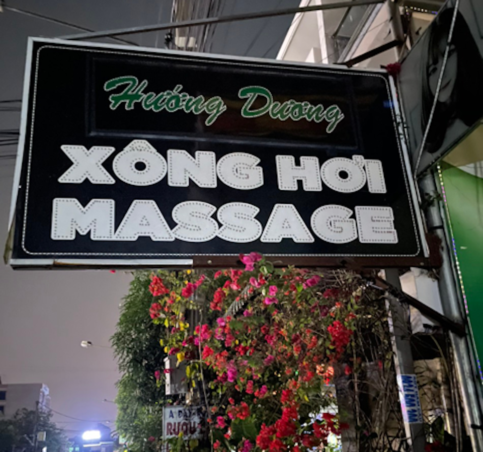 2 quán massage cho nữ nhân viên khỏa thân tiếp khách bất chấp dịch Covid-19 - 1 2 quán massage cho nữ nhân viên khỏa thân tiếp khách bất chấp dịch Covid-19 - 1