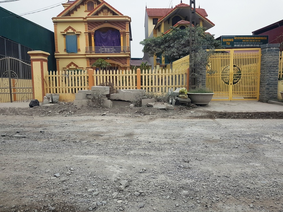 Ninh Bình: Cận cảnh tuyến đường hơn 100 tỷ đồng chưa bàn giao đã “nát bét”! - 9