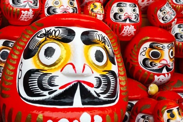 Triết lý nhân sinh sâu sắc ẩn sau búp bê Daruma