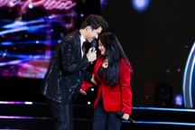 MC Vũ Mạnh Cường động viên ca sĩ Ngọc Ánh về sự cố mất giọng