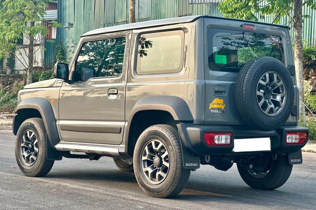 Suzuki Jimny siêu lướt lên sàn xe cũ, giá sang nhượng đắt hơn xe mua mới - 3