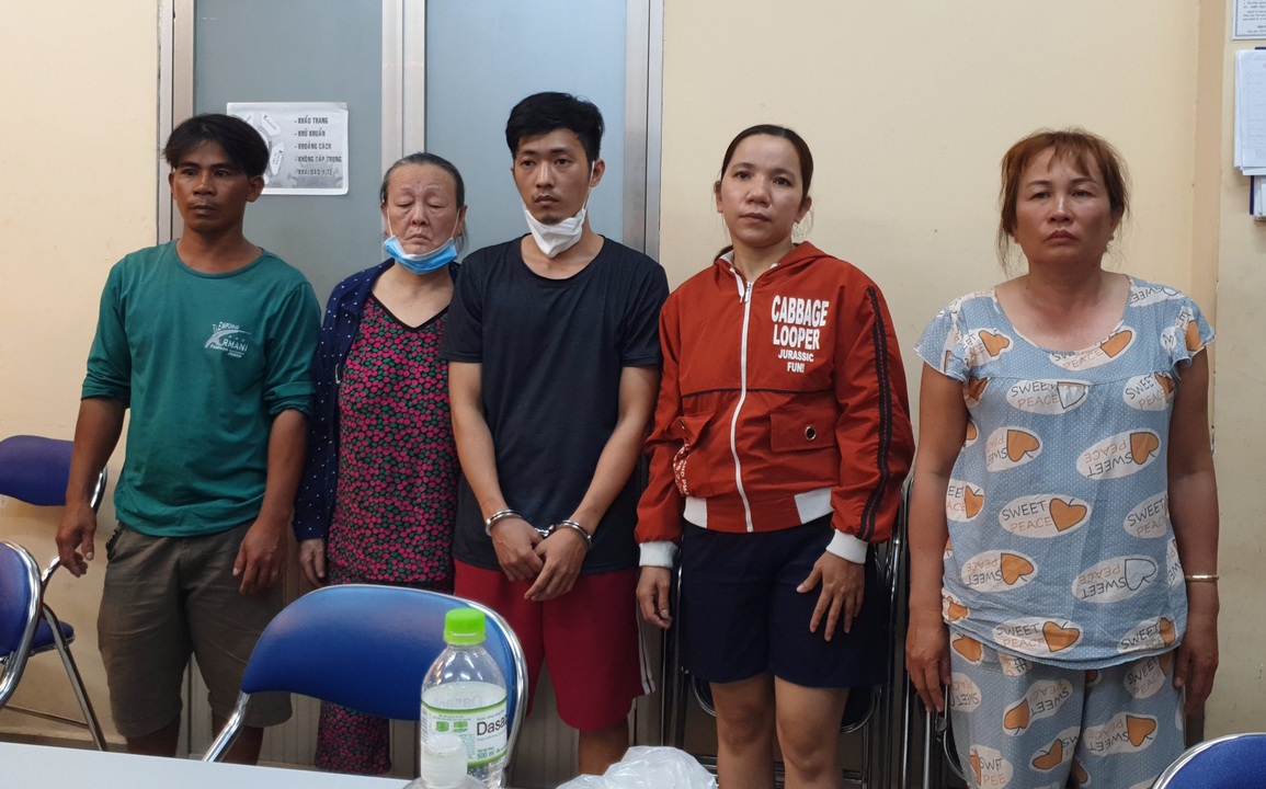 Vụ cướp 2 tỷ đồng trong căn biệt thự ở TPHCM: Lão bà 72 tuổi đạo diễn - 3 Vụ cướp 2 tỷ đồng trong căn biệt thự ở TPHCM: Lão bà 72 tuổi đạo diễn - 3