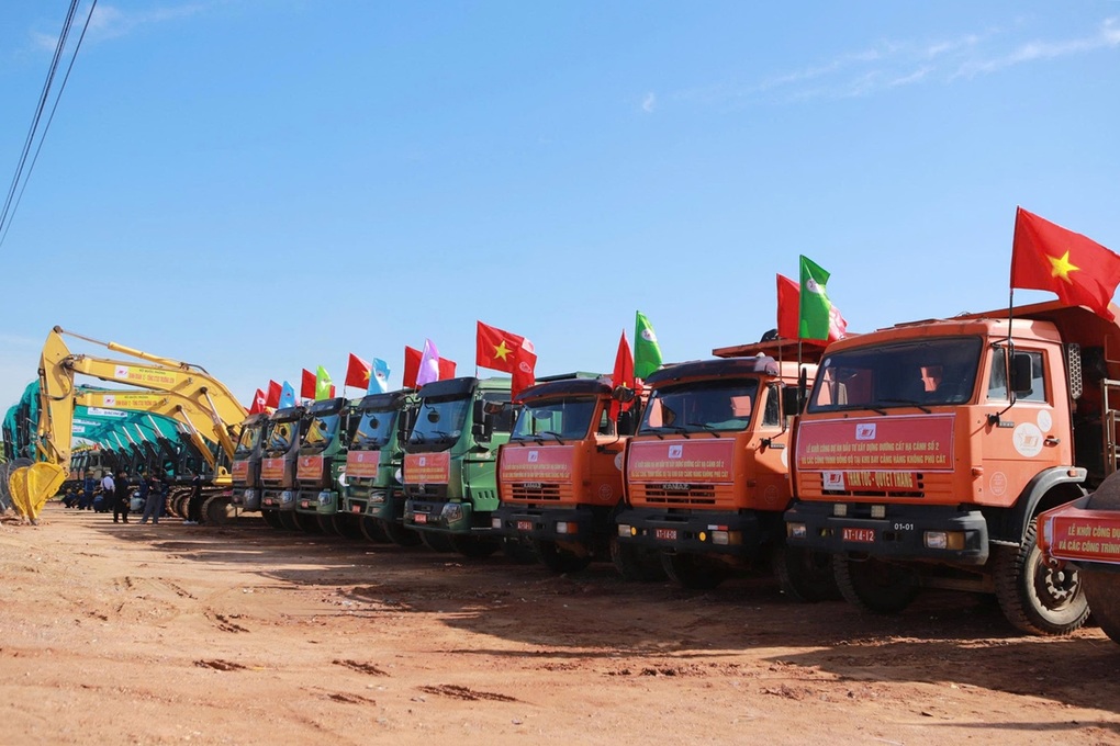 Tối hậu thư cho đơn vị thi công đường băng số 2 Cảng hàng không Phù Cát - 1