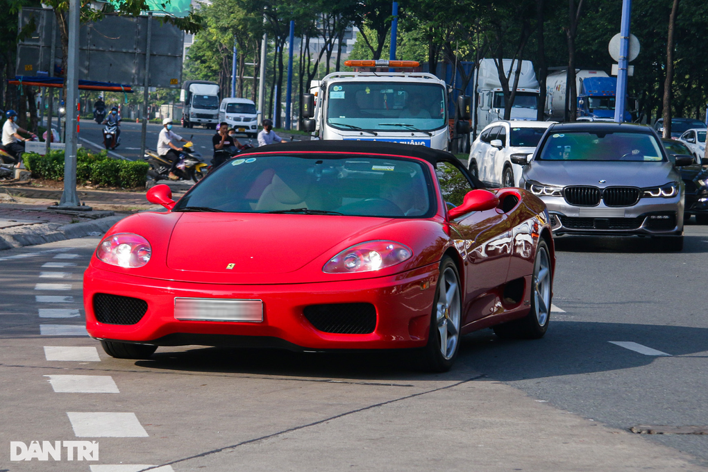 Ông Đặng Lê Nguyên Vũ mua lại hai siêu xe Ferrari hàng hiếm từng bán đi - 4 Ông Đặng Lê Nguyên Vũ mua lại hai siêu xe Ferrari hàng hiếm từng bán đi - 4