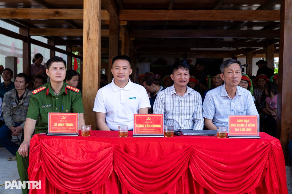 Bạn đọc Dân trí giúp 11 hộ ở “nóc nhà Đông Bắc” hiện thực hóa ước mơ - 2 Bạn đọc Dân trí giúp 11 hộ ở “nóc nhà Đông Bắc” hiện thực hóa ước mơ - 2