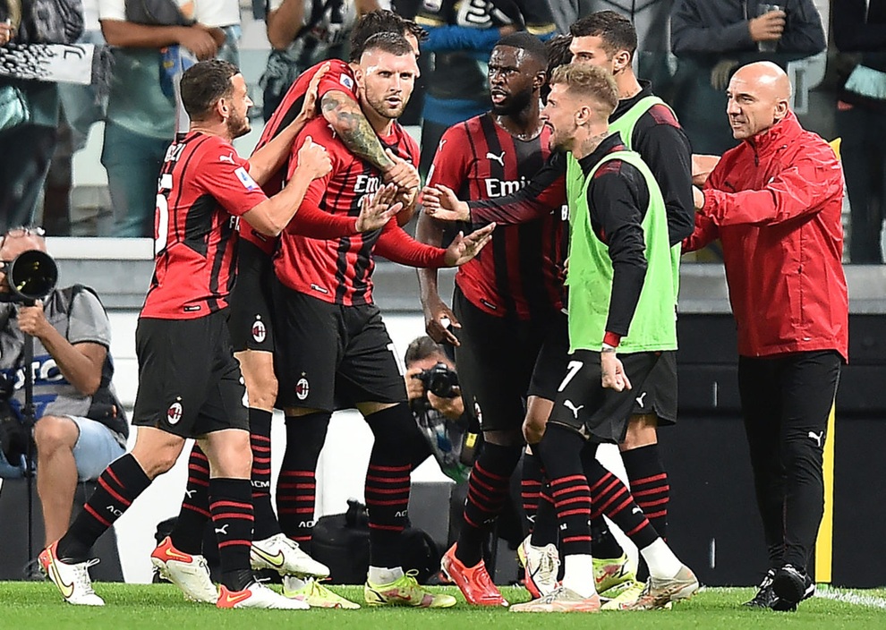 Juventus rơi xuống nhóm cầm đèn đỏ, Mourinho đứt chuỗi thắng cùng Roma - 3 Juventus rơi xuống nhóm cầm đèn đỏ, Mourinho đứt chuỗi thắng cùng Roma - 3