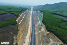 Toàn cảnh cao tốc kết nối đến phía nam Hà Tĩnh, nhiều đoạn xuyên đồi