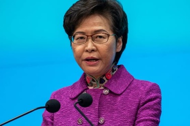 Lãnh đạo Hong Kong giữ "cả đống tiền mặt ở nhà" do lệnh trừng phạt của Mỹ