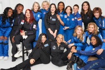 Người phụ nữ gốc Việt chuẩn bị bay vào vũ trụ cùng ca sĩ Katy Perry