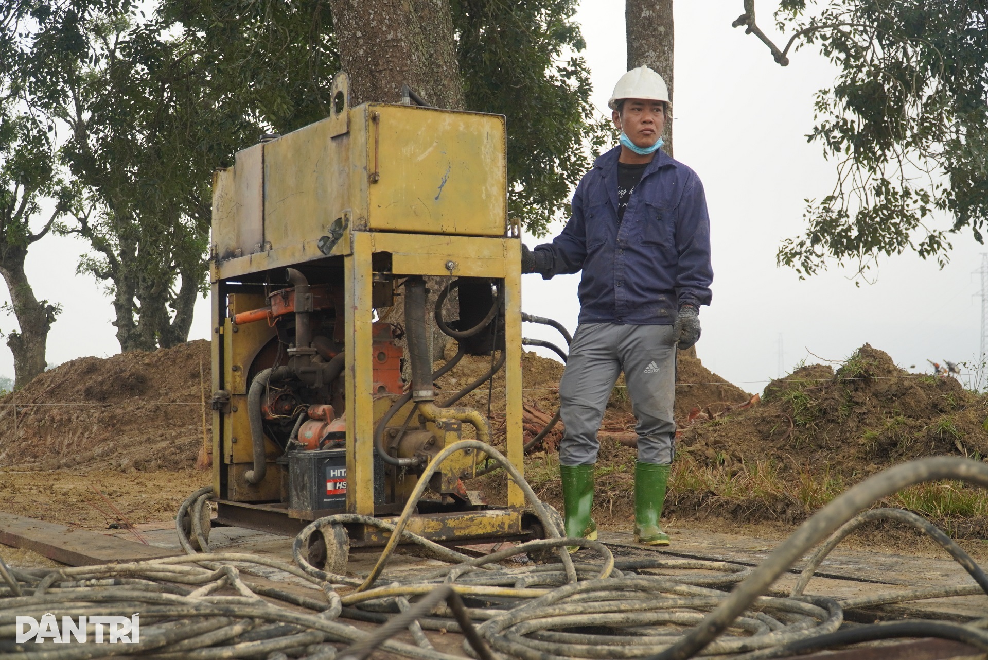 Dự án đường 150 tỷ đồng đứt đoạn: Thần đèn di dời cổng đền 200 tuổi - 9