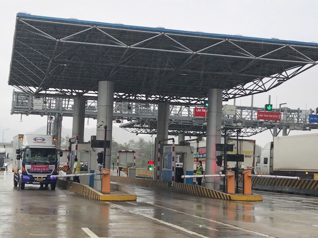 Tập đoàn Đèo Cả miễn phí đường bộ cho các đoàn xe cứu trợ - 2