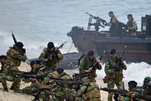 NATO triển khai 32.000 quân sát biên giới Nga, Belarus