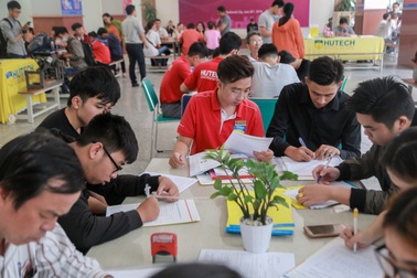 Nhiều trường ĐH bất ngờ công bố tổ chức kỳ thi tuyển sinh riêng