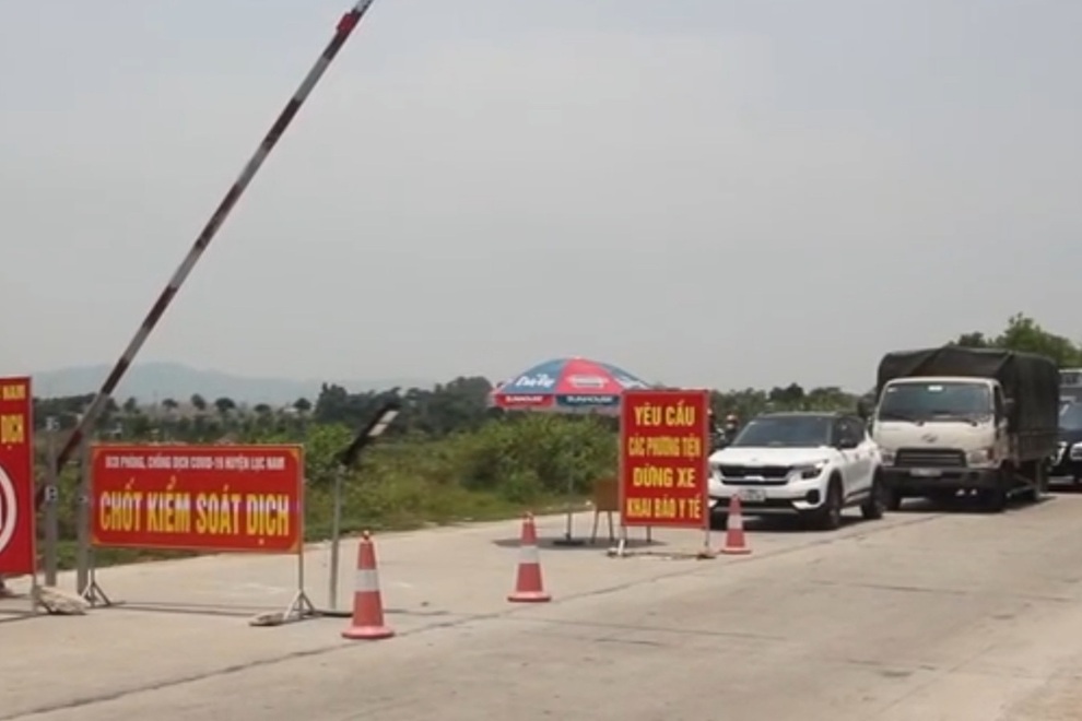Phê bình Chủ tịch huyện Lục Ngạn vì để xảy ra 29 ca F0 ở khu cách ly - 1 Phê bình Chủ tịch huyện Lục Ngạn vì để xảy ra 29 ca F0 ở khu cách ly - 1