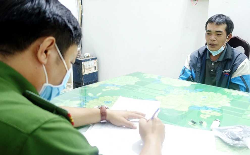 Yêu râu xanh lừa bé gái đi mua điện thoại để xâm hại rồi giết chết - 1 Yêu râu xanh lừa bé gái đi mua điện thoại để xâm hại rồi giết chết - 1